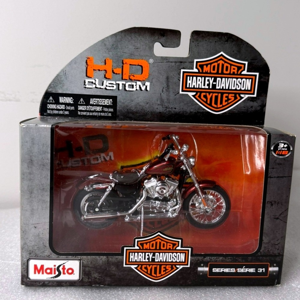 Maisto Harley-Davidson H-D Custom Series 31 Die-Cast Motorcycle 1:18 Scale New